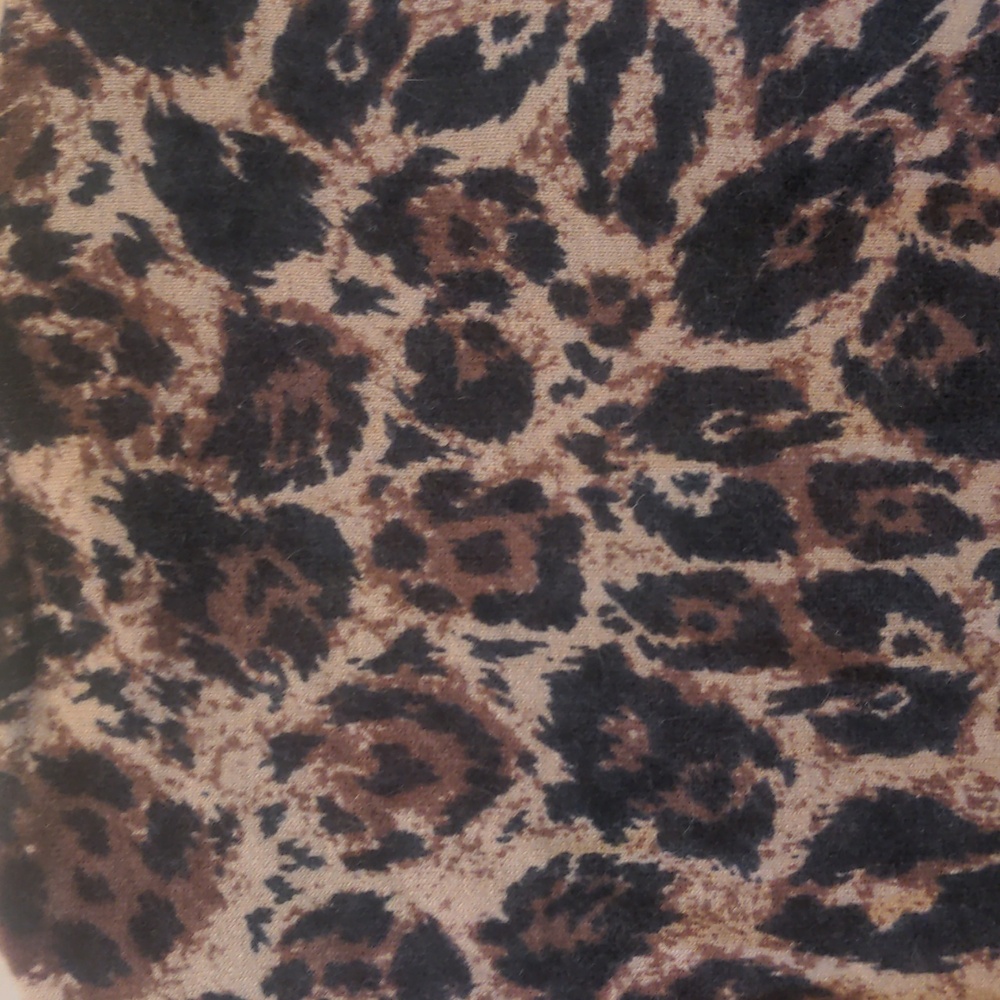 Women's Carole Little  Leopard Print Cardigan, lambswool blend  button front - Picture 6 of 6